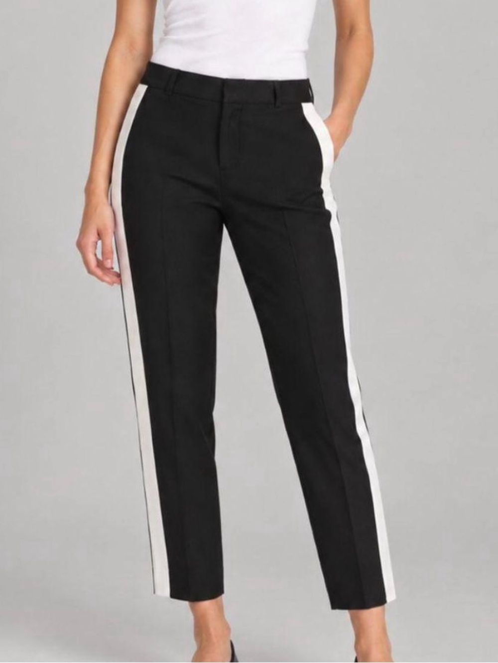 Banana Republic Black Cropped Pants with White Side Stripe Size 6